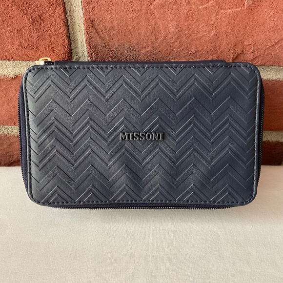 Missoni For Delta Exclusive Travel Toiletry Cosmetic Dark Navy Wave Zip Case NEW - Picture 10 of 11